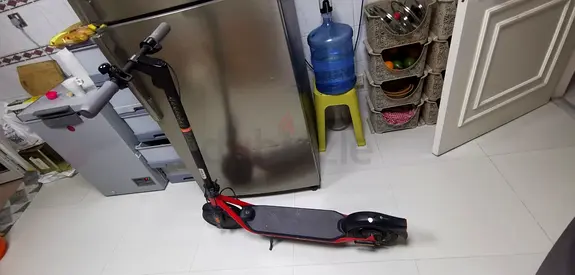 Ninebot scooter for urgent sale (CHARGER INCLUDED)