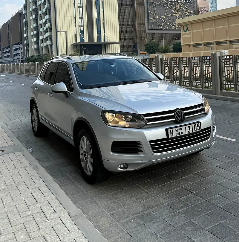 Volkswagen Touareg 2014 — photo 1 of 9