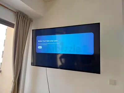 Samsung Smart TV 55-inch With Wall Stand Remote