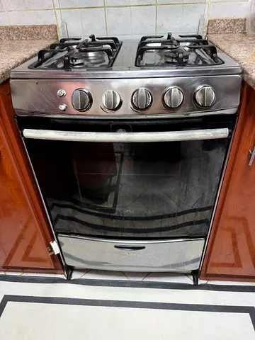 4 Burner gas stove with oven (Cooking Range)