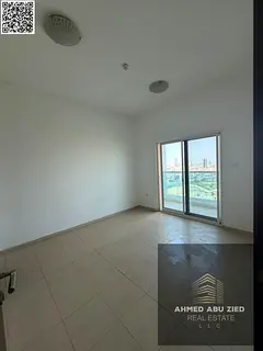 Master bedroom, large living room, spacious kitchen, 2 bathrooms, balcony with open view, central ai
