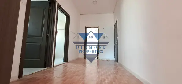 Very hot offer And good location And spacious flat 1bhk with AC FITED with balkany hall close 28k FAMILY BUILDING