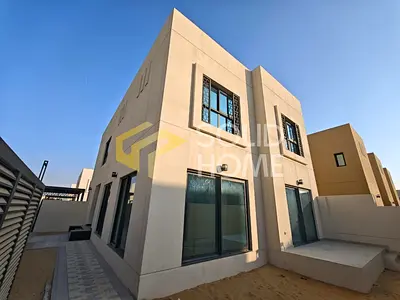 تاون هاوس 3 غرف للبيع | أول ساكن | مجتمع مستدام