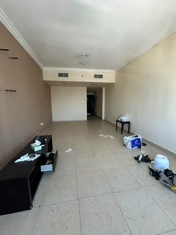 Luxury apartment for annual rent: One-bedroom apartment in Al Khan, Sharjah, near Al Mamzar Lake. Spacious layout, two bathrooms, balcony with open vi