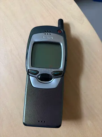 Nokia 7100 classic mobile phone (older model) - used, good for collectors fully working