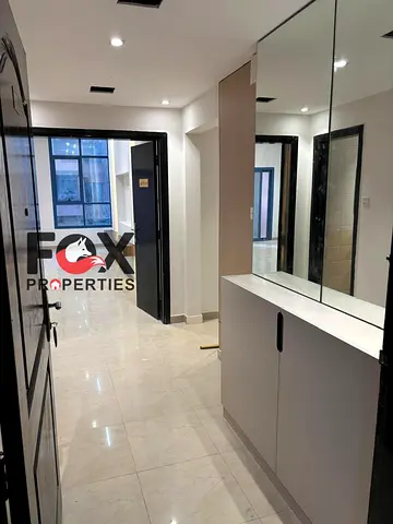 مساحة 1818قدم _ تصميم عصري _ بسعر ممتاز جدا _ عائد استثماري 12% _ تملك حر بنسبة 100% ويورث _ استلام فوري