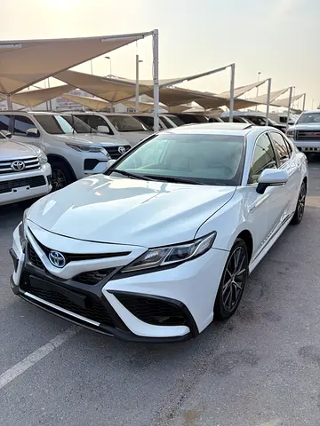 Toyota Camry GLE Hybrid - GCC Specs -Model 2022 Full option Excellent Condition 87,0000km