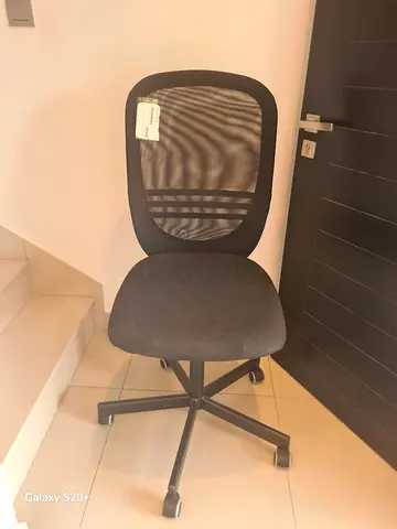 Black Mesh Office Chair - perfect Condition but high cant be adjusted