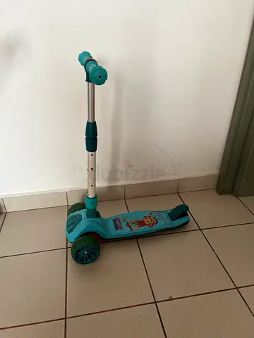 Lightweight 3-Wheel Kids Scooter - Adjustable Handle, Good Condition