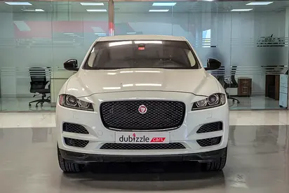 2019 Jaguar F-PACE photo 2