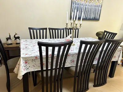 Dining table with 8 matching wooden chairs - Dark finish