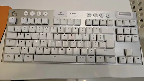 Logitech G915 TKL mech Keyboard