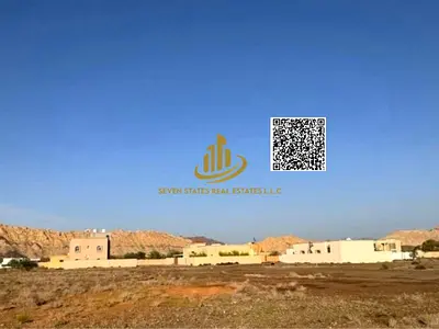 للبيع أرض سكنية مميزة في مصفوت 3 | Corner زاوية شارعين | تصريح أرضي + طابق | تملك خليجي ومواطنين فقط