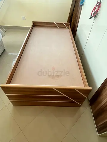 Single bed with Mattress