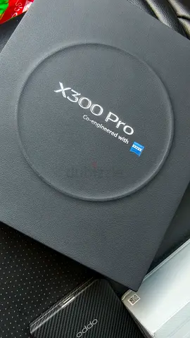 Vivo X300 Pro  with camera kit and