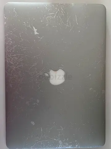 💻 MacBook Air 13-inch (Early 2015) للبيع – 8GB RAM / 256GB SSD / بطارية ممتازة