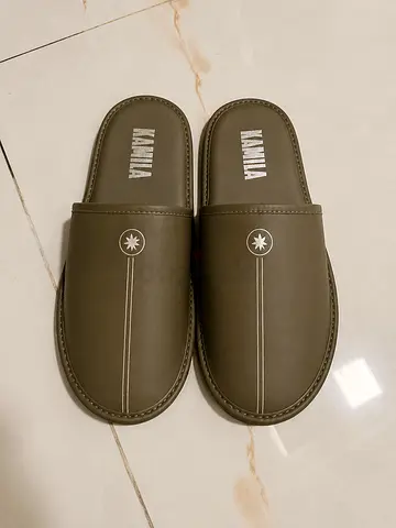slippers