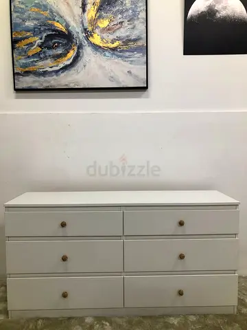 Dresser with 6 drawer