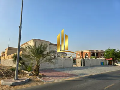 فيلا للبيع بمنطقة الرقيبة  ضاحية السيوح ملبسة بالحجر  16150 قدم مربع