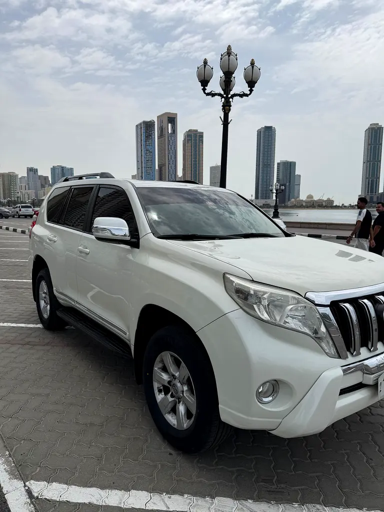 Toyota Prado 2015 — photo 1 of 20