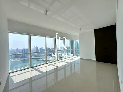 بدون عمولة | تصميم واسع بأربع غرف نوم | موقع مميز