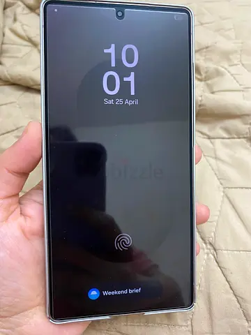 Samsung s25 ultra 512gb in good condition with case