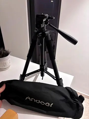 Aluminum Camera Tripod with Carry Bag