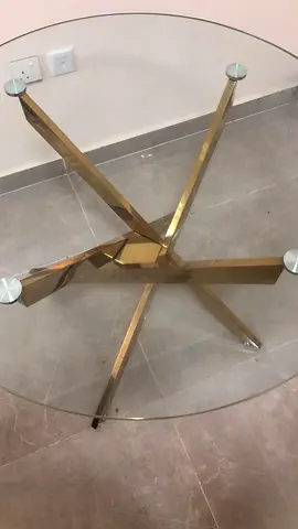 ‏Tempered Glass Dining Table