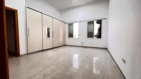 Room available in Al Satwa