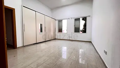 Room available in Al Satwa