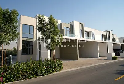 Specious Townhouse | Vacant | Ideal Location