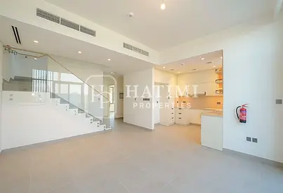 Specious Townhouse | Vacant | Ideal Location