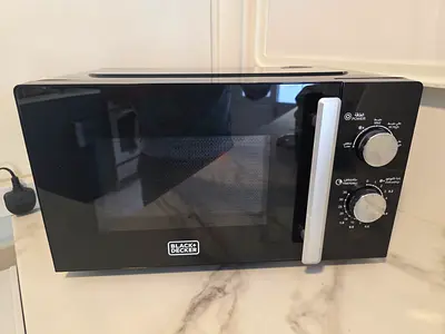 Black  Decker Microwave in perfect working condition