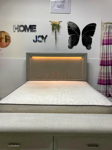 Charles king size bed with mattress,storage and bench