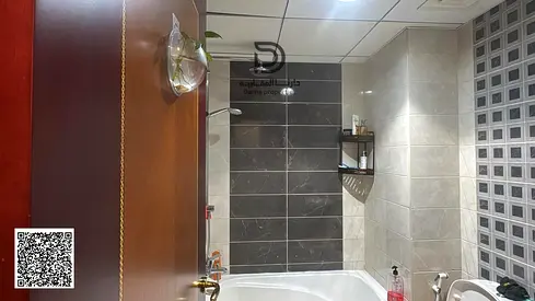 شقة غرفتين وصالة للبيع في كونكر تاور – مساحة كبيرة وسعر مميز 📝