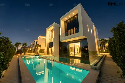 Custom | Privacy | Turn Key | Basement Parking