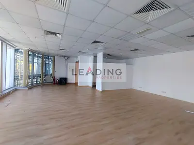 مكتب كورنر | القلعة | إطلالة على القناة ووسط المدينة