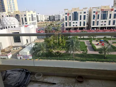 "استوديو مفروش بالكامل للإيجار الشهري في قرية الأميرة – عجمان، موقع مميز وخدمات شاملة، بسعر 3000 درهم فقط شامل كل شيء