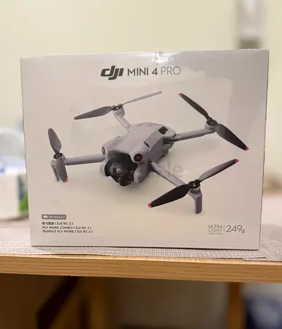 DJI Mini 4 Pro - Fly More Combo (DJI RC 2)