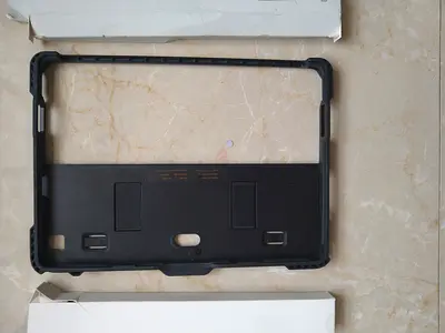 Protective rugged tablet case with kickstand (used)