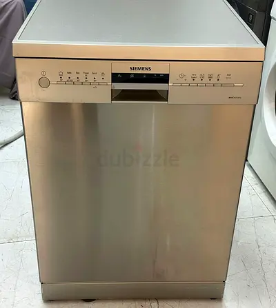 Dishwasher 3 rack same like a new condition arrange warranty also delivery