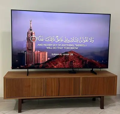 65-inch Samsung Smart TV in Excellent Condition For Sale