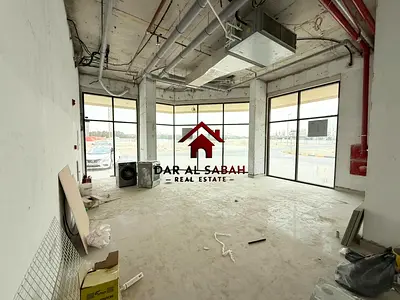 6 cheque payment/deposit cash/good location for business/ready to move!