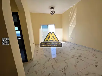 شقة غرفة وصالة في الجرف 2 عجمان، غرفة ماستر، بلكونة، باركنج مجاني، مساحة واسعة. 30,000 درهم سنويًا، 4 دفعات، موقع مميز قريب من الخدمات.