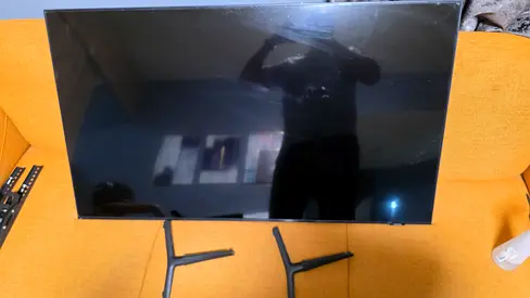 Samsung 50” QLED 4K Smart TV – For Repair / Spare Parts UAE Version