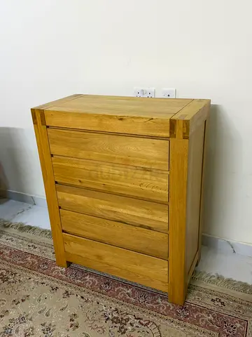 Solid Oak 5-Drawer Chest / Dresser - Light Finish