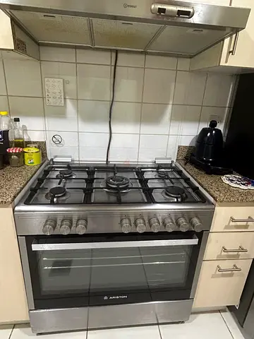Cooking range and oven