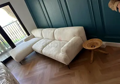 Loom collection Amelia Sectional Sofa