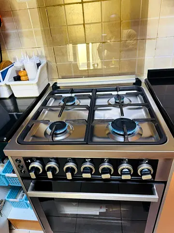 GAS STOVE