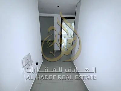 غرفتين وصالة بإطلالة على البحيرة | باركينج | جيم ومسبح | 4 دفعات | الخان | بادر الآن
